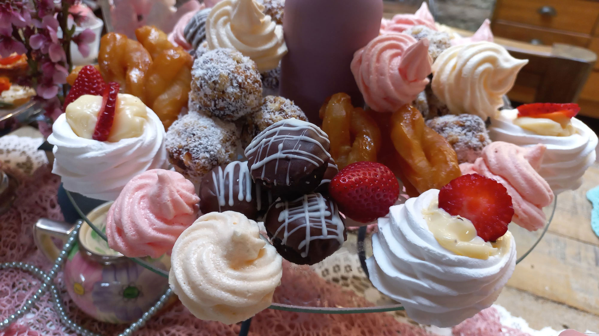 Header-Honeybee
